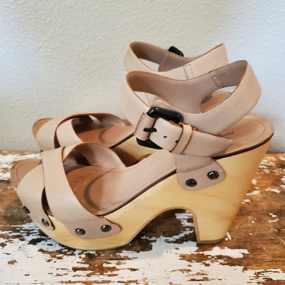 Roberto Del Carlo Corinne Wooden Heels. Size 7
